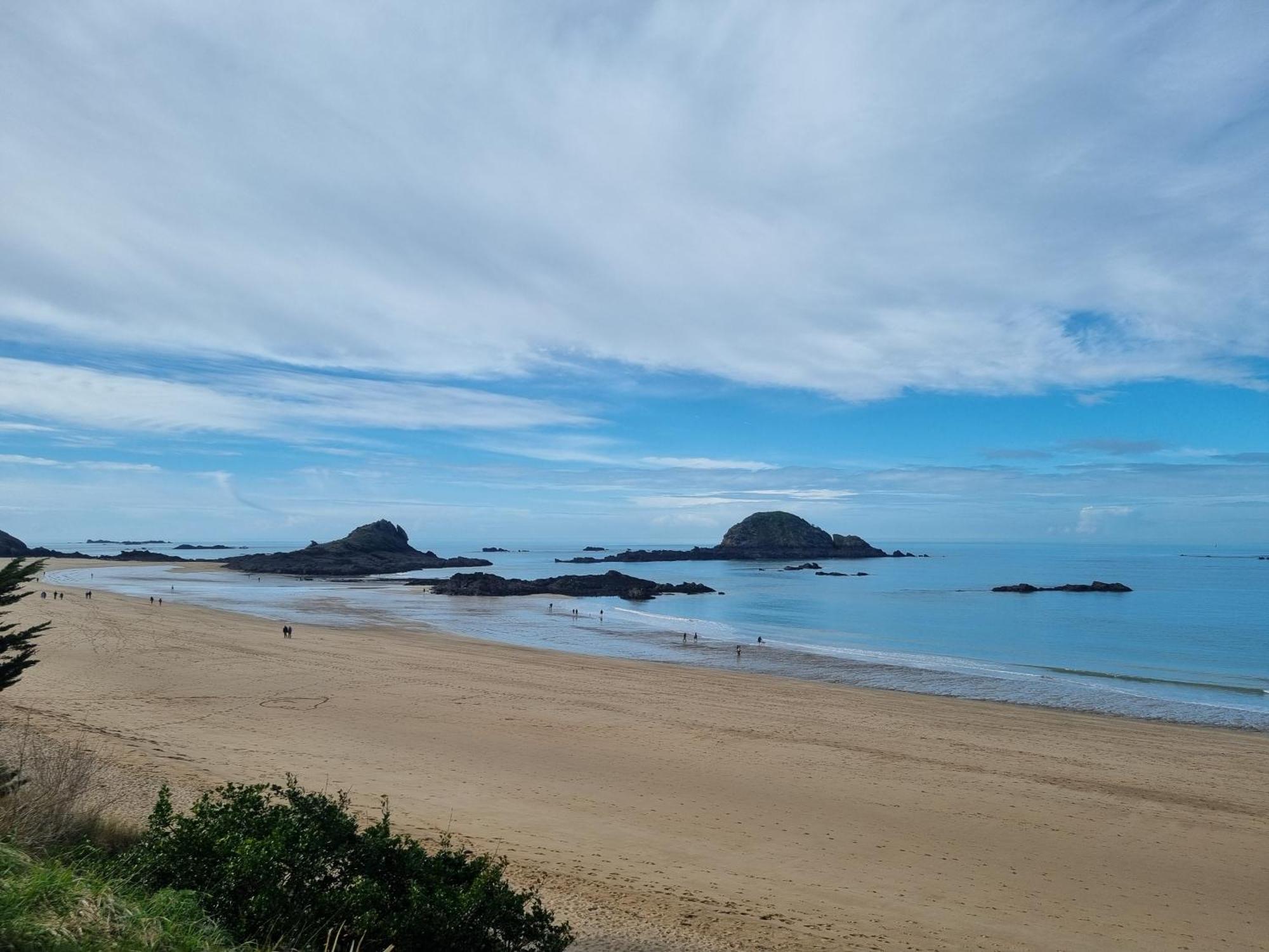 Le Mistral Du Centre Ville ,Chaleureux A 2 Min De La Plage Dinard Buitenkant foto
